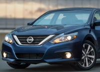 Nissan Altima: jauni sēdekļi jaunās paaudzes sedanam