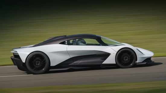 Модели Aston Martin получат технологии AMG